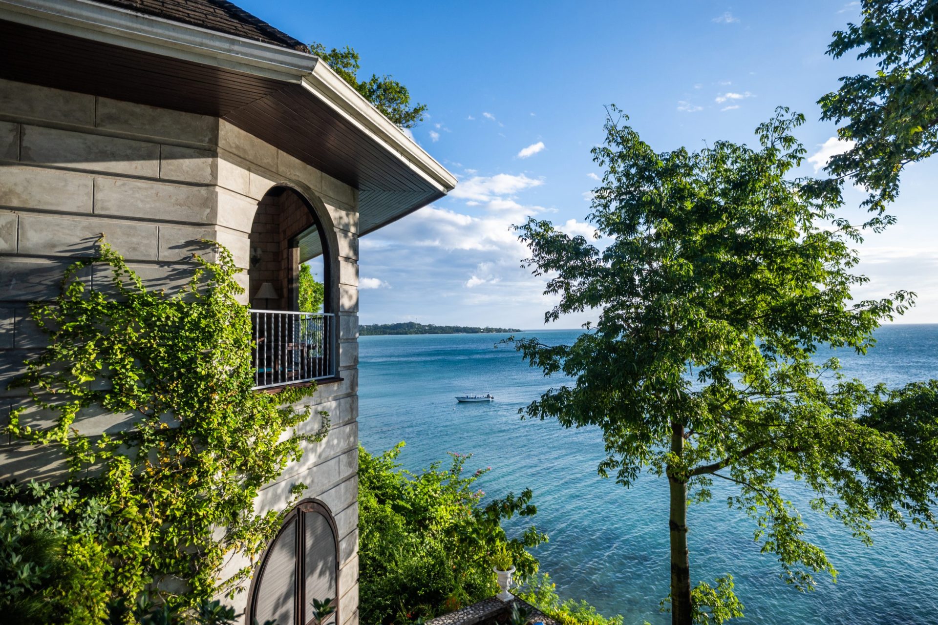 Bluefields Jamaica psilocybin retreat overlooking the sea