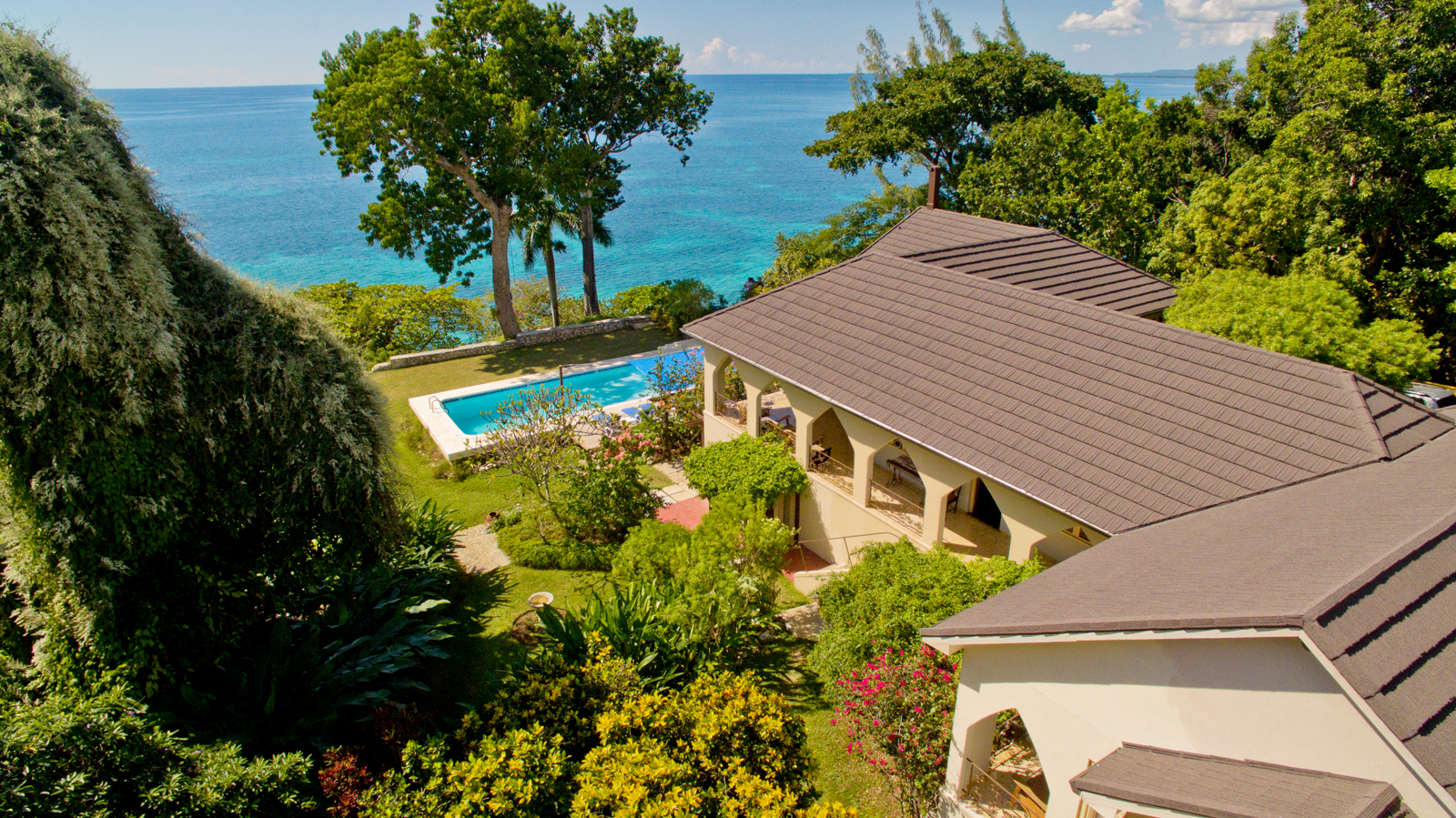 Luxury villa overlooking ocean